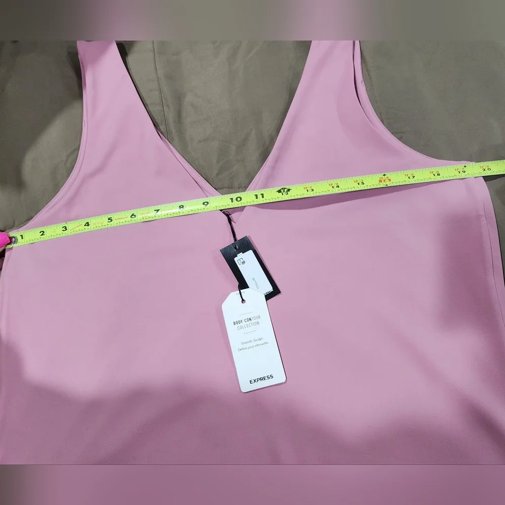NWT Express Body Contour High Compression Double V-Neck Tank Size XL - Picture 5 of 11
